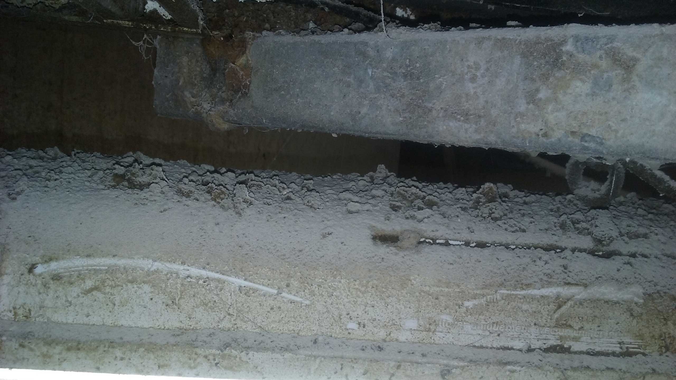thick-layer-of-dust-on-top-of-fitting-2